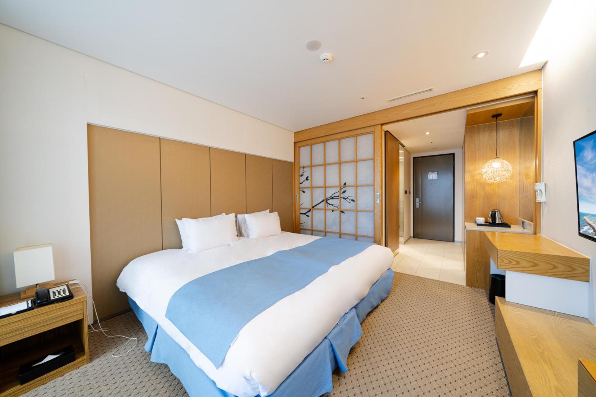 Hollywood Double Room